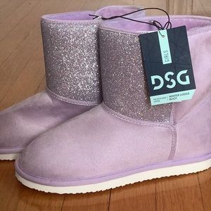 Purple winter boots new with tags